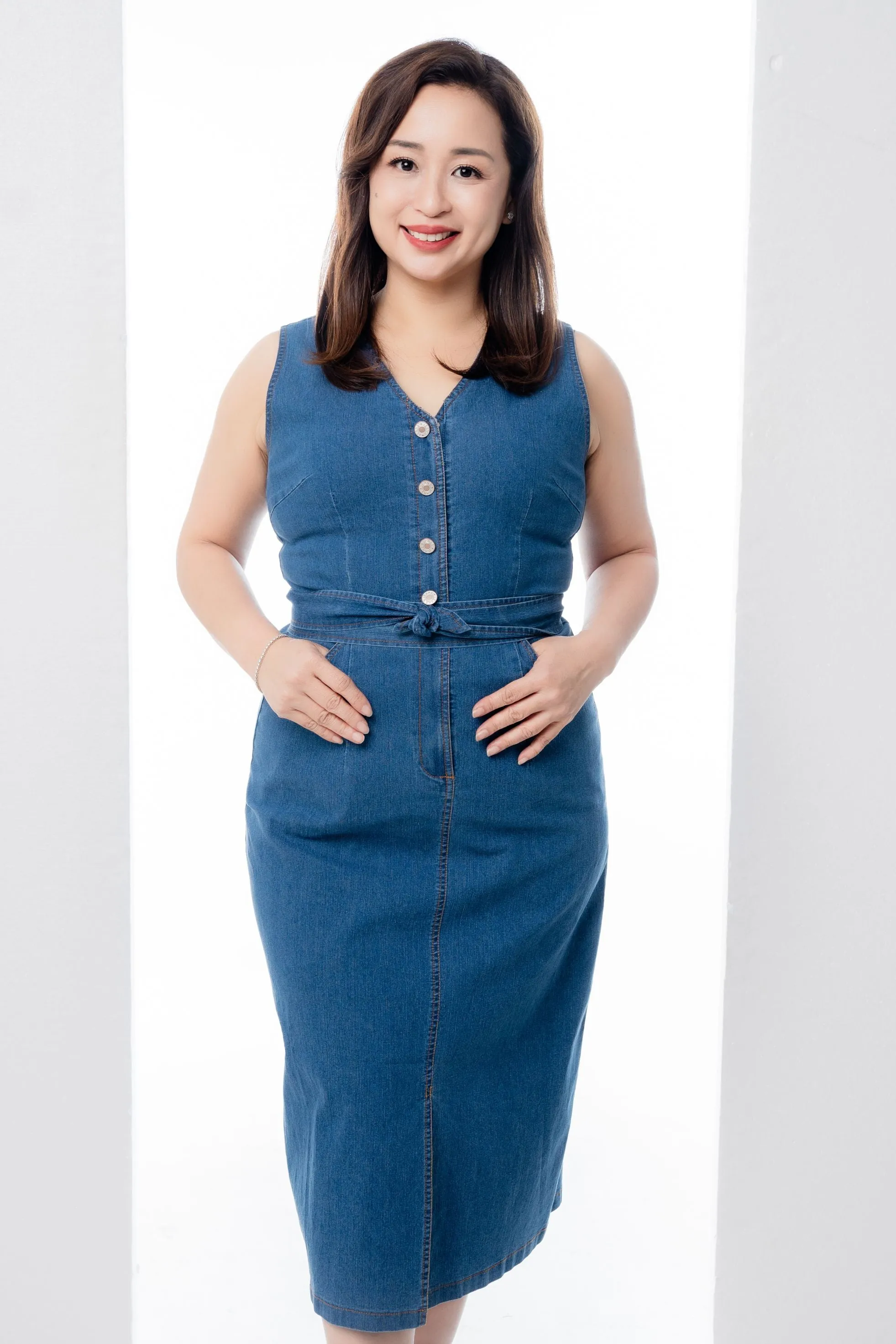V-Neck Denim Dress With Pockets