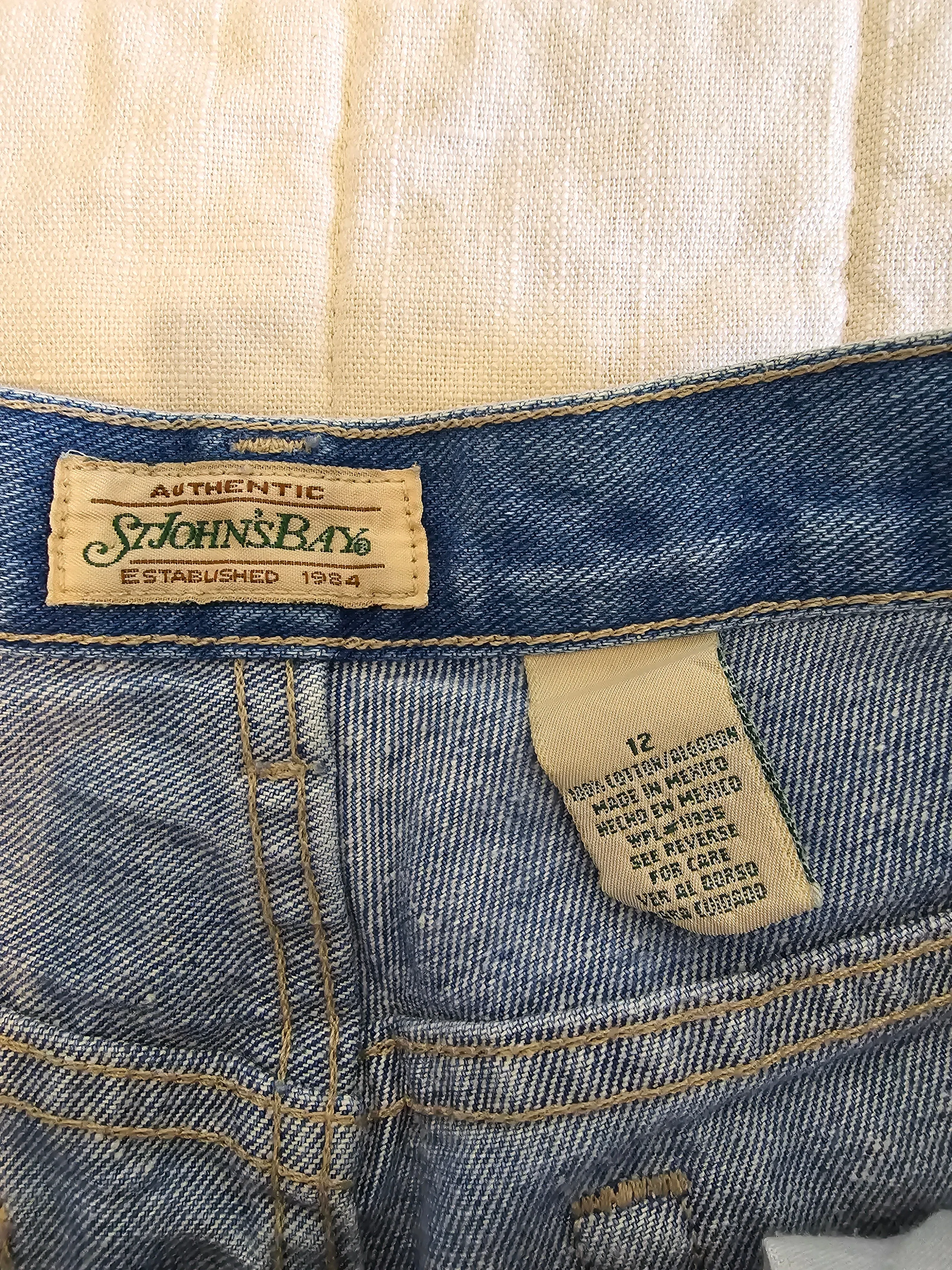Vintage Relaxed Denim Shorts (29)