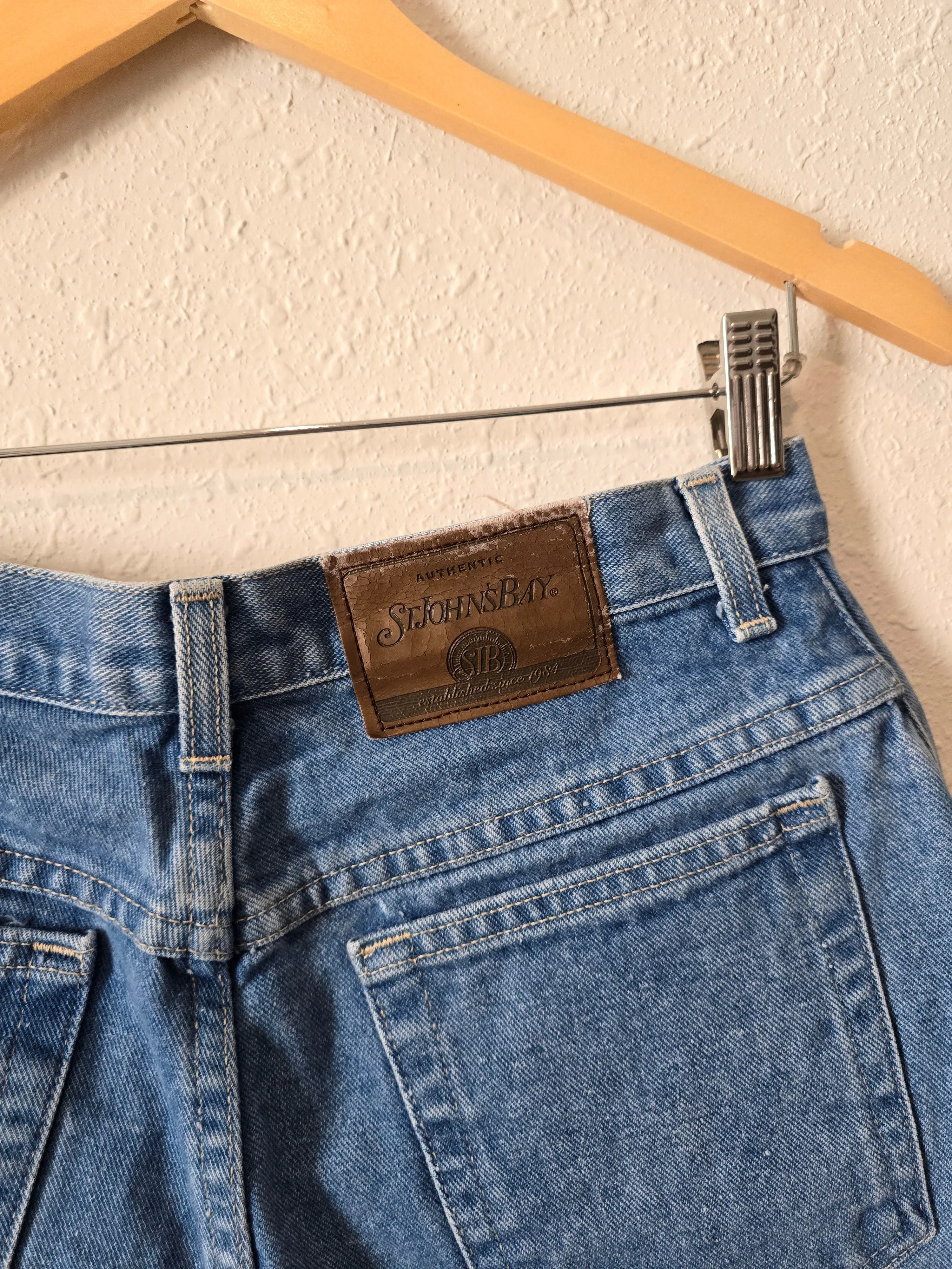 Vintage Relaxed Denim Shorts (29)